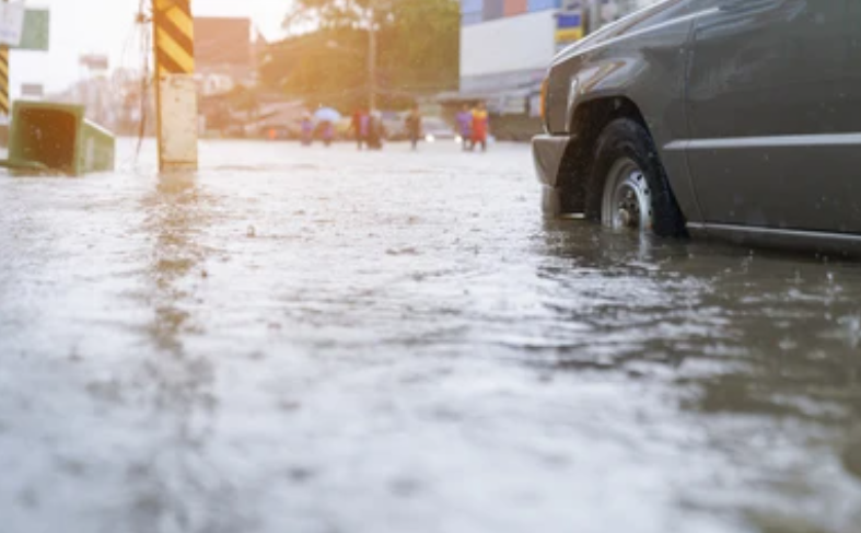 Kiat Menghadapi Ancaman Kesehatan di Kala Banjir